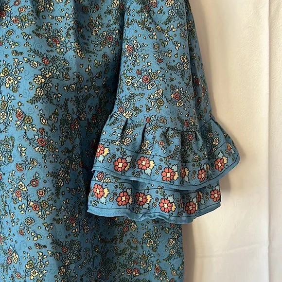 Max Studio Floral Light Blue Ruffled Short Sleeve Front Tie Shirt Top **Sz M** - Picture 3 of 4